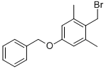 CAS 登录号：301537-10-0， 2-(溴甲基)-1,3-二甲基-5-(苯基甲氧基)-苯