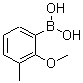 CAS 登录号：909187-39-9， (2-甲氧基-3-甲基苯基)硼酸