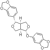 CAS 登录号：526-07-8, 5-[(1S,3aR,4R,6aR)-4-(1,3-苯并二恶茂-5-氧基)四氢-1H,3H-呋喃并[3,4-c]呋喃-1-基]-1,3-苯并二恶茂